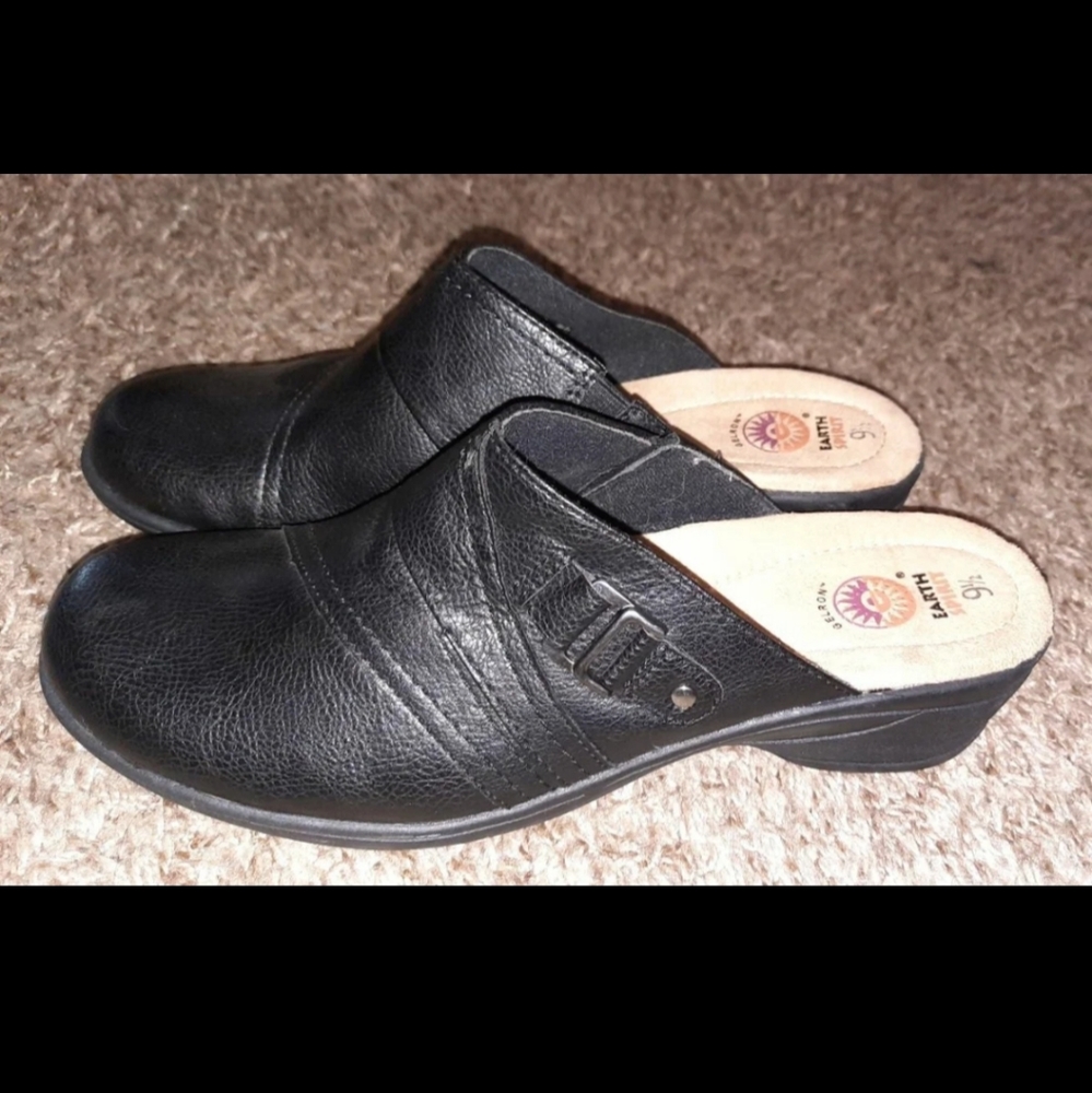 Black Slip-on Mules/Clogs